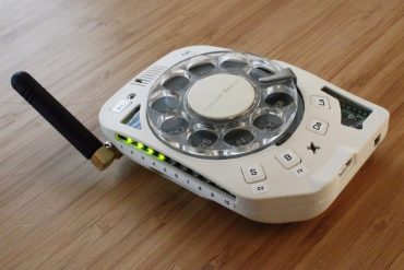Telefono cellulare rotativo