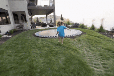 Trampolino elastico interrato