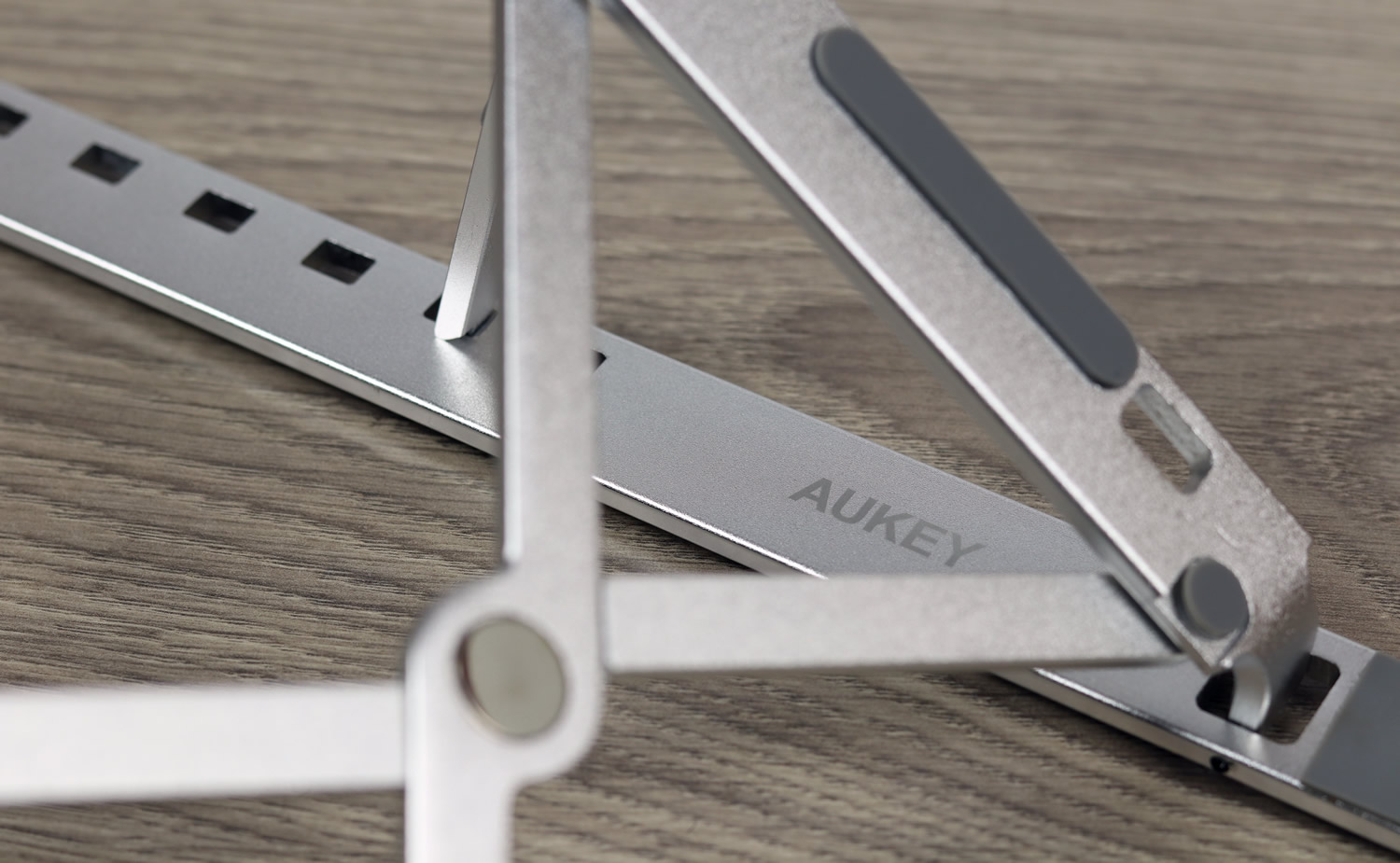 Supporto per notebook AUKEY