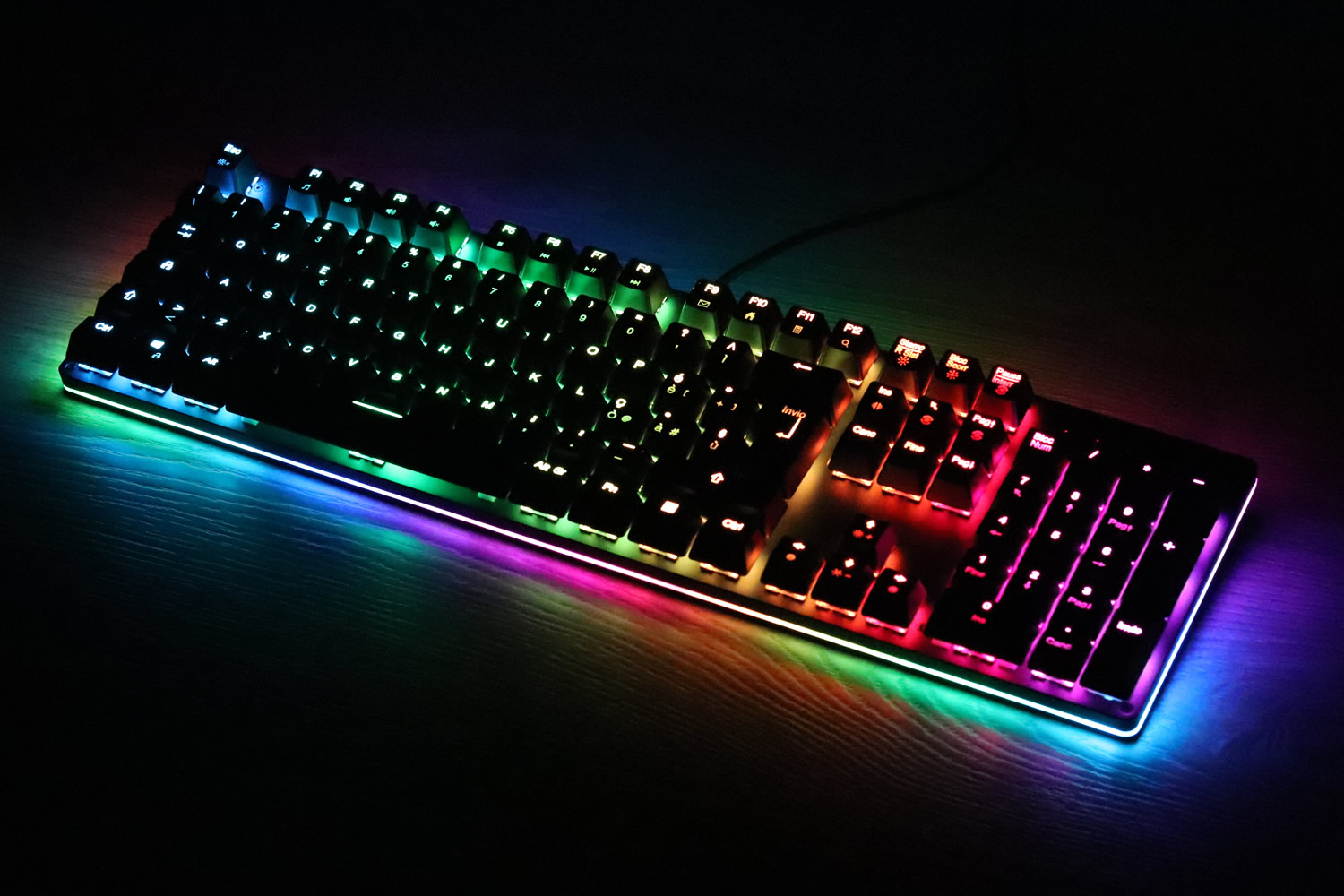 Tatiera meccanica Aukey con LED RGB