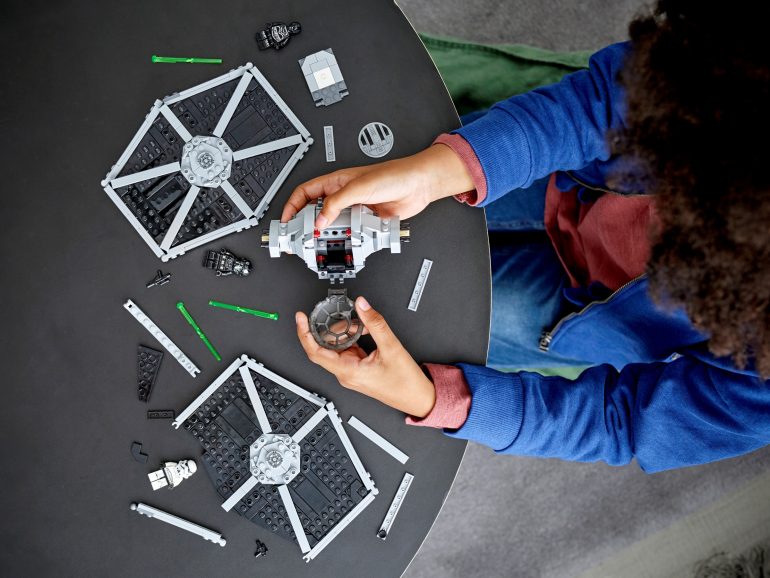 LEGO Tie Fighter 75300 (disassemblato)