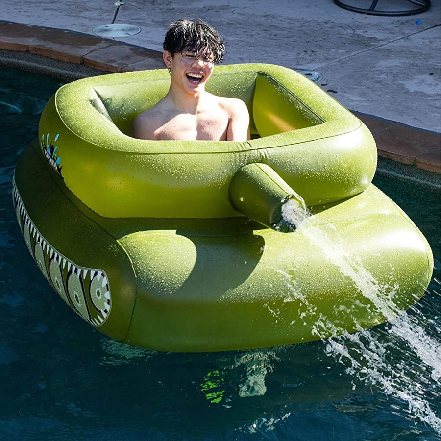 Carrarmato da piscina