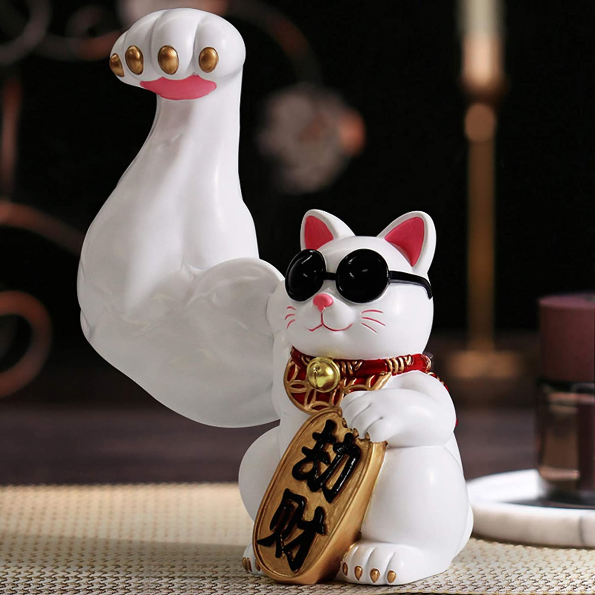Maneki Neko braccio muscoloso