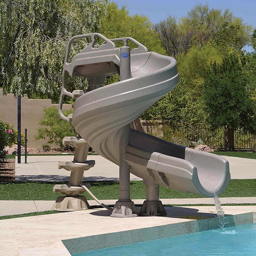 Scivolo a spirale per piscina