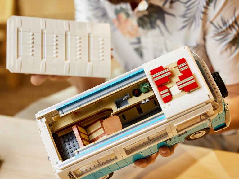 LEGO Camper van Volkswagen T2 (interni)
