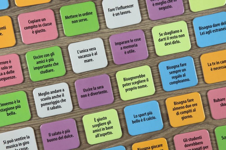 Dibattito (tessere tesi-antitesi)