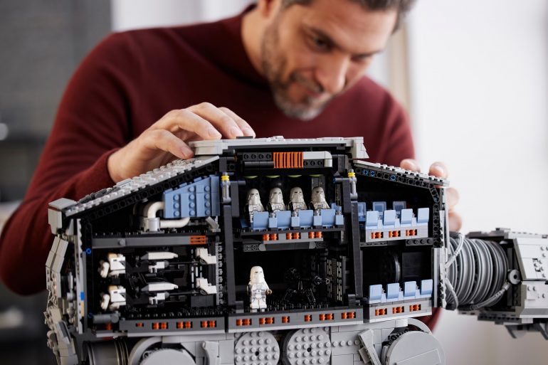 LEGO Star Wars AT-AT (interni)