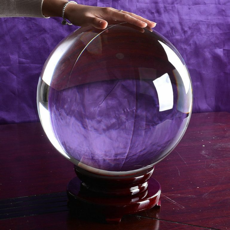 Sfera di cristallo gigante