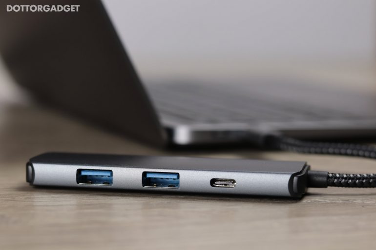 Lemorele Hub USB type C (vista laterale)