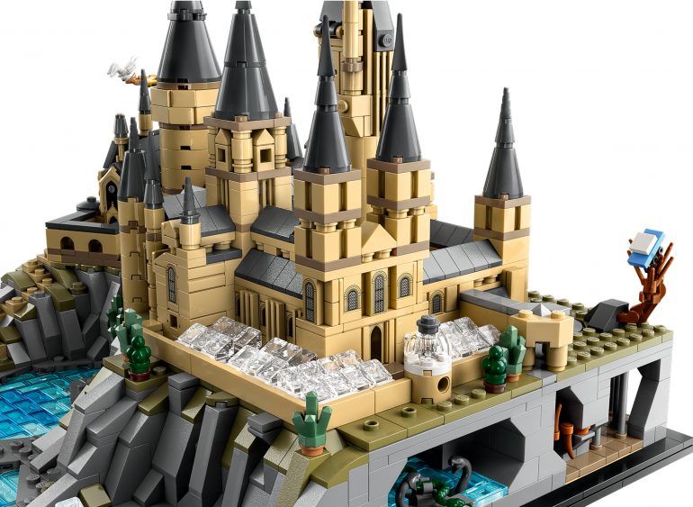 Castello e parco di Hogwarts LEGO
