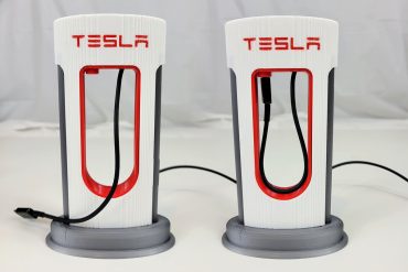 Supercharger Tesla da scrivania
