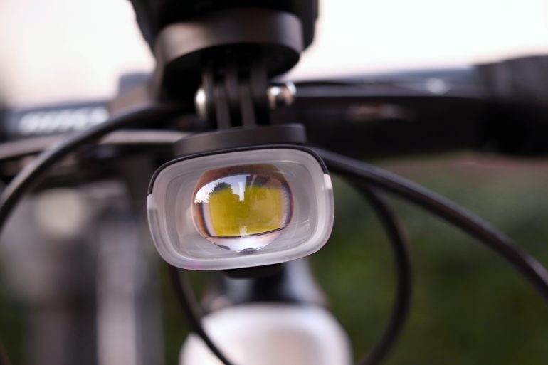 Magicshine EVO 1300 (vista frontale)