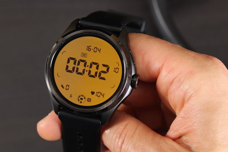Mobvoi TicWatch Pro 5 (display transflettivo)