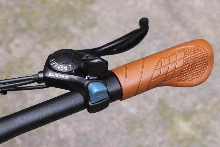 Bici elettrica OneSport OT16-2 (cambio Shimano)