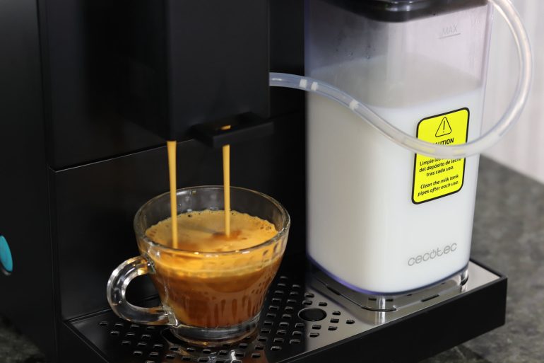 Cecotec Cremmaet Compactccino Connected (caffè)