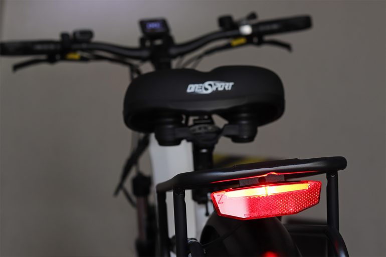 OneSport OT05 (luce posteriore)