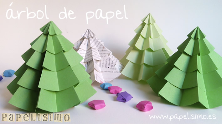Alberi di carta con fogli colorati