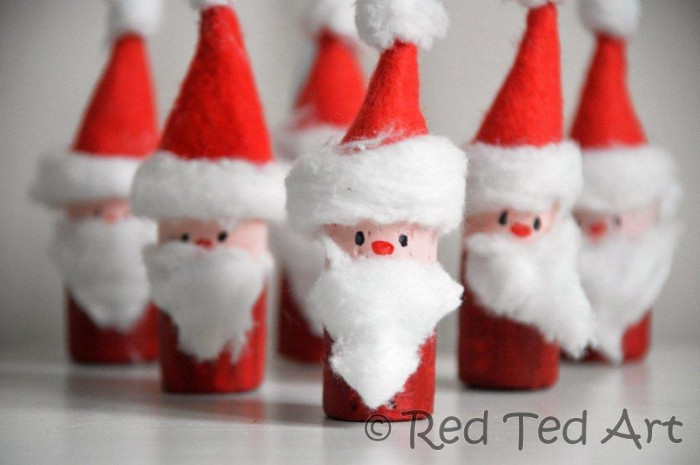 Decorazioni Babbo Natale con tappi di sughero