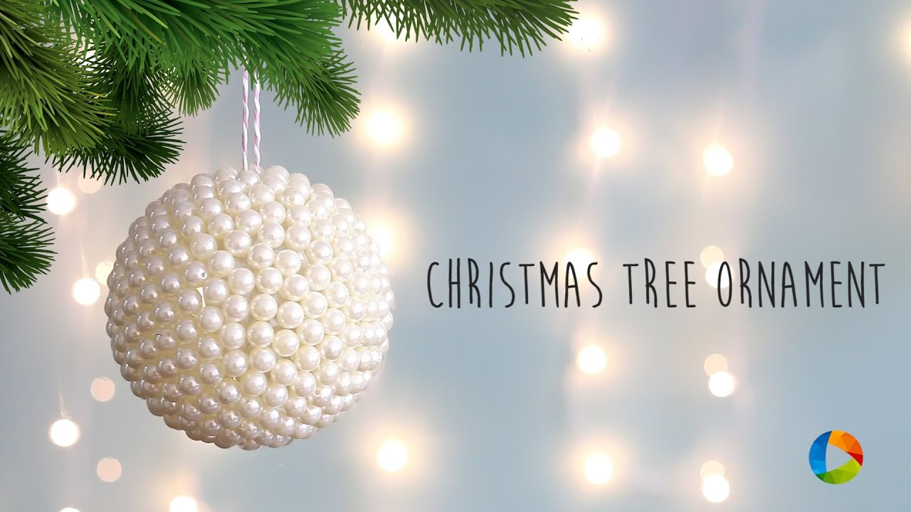 Palline di Natale decorate con perle
