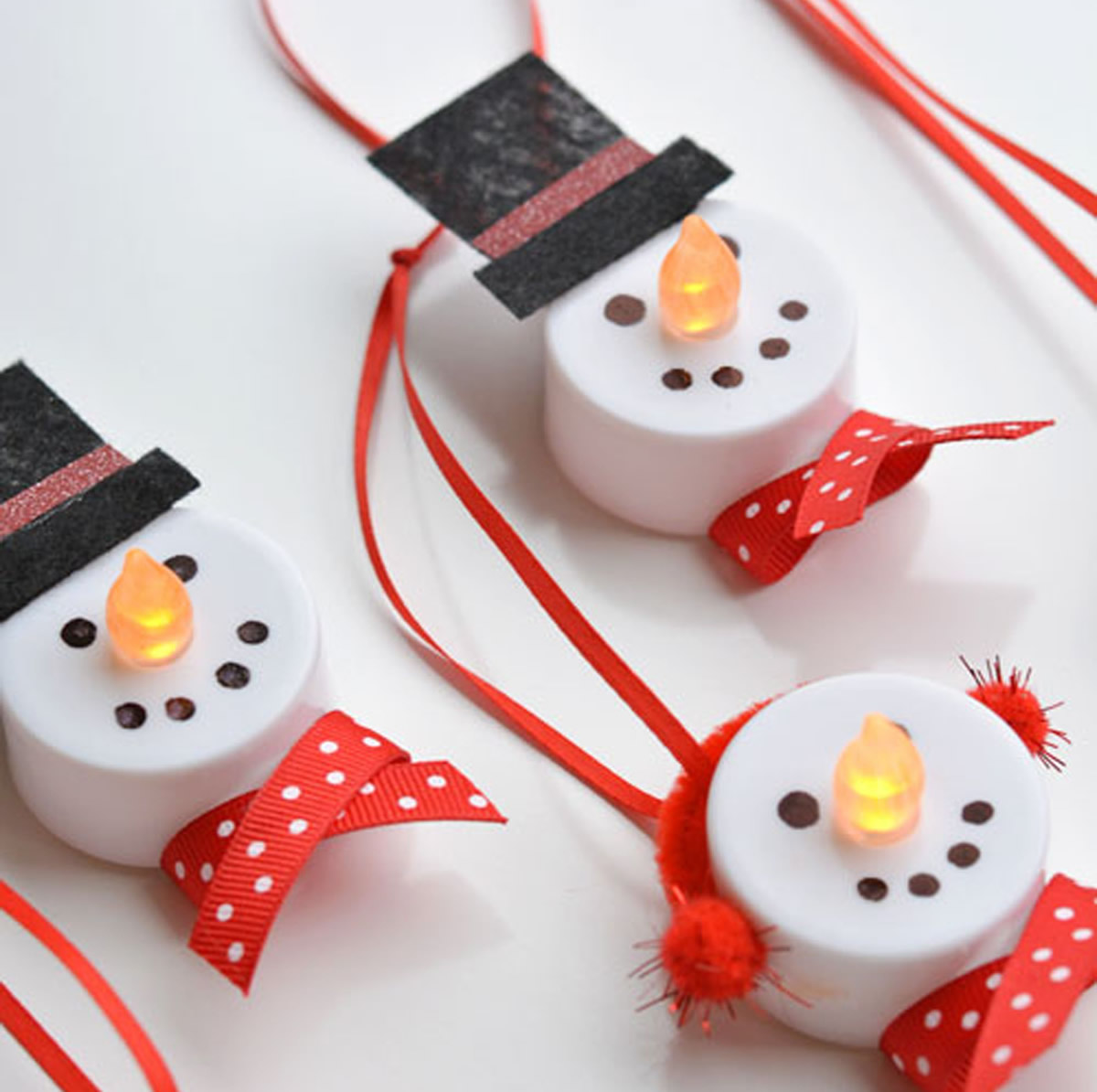 Pupazzi di neve con lumini LED