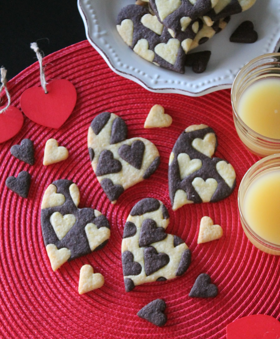 Biscotti a forma di cuore (vaniglia e cacao)