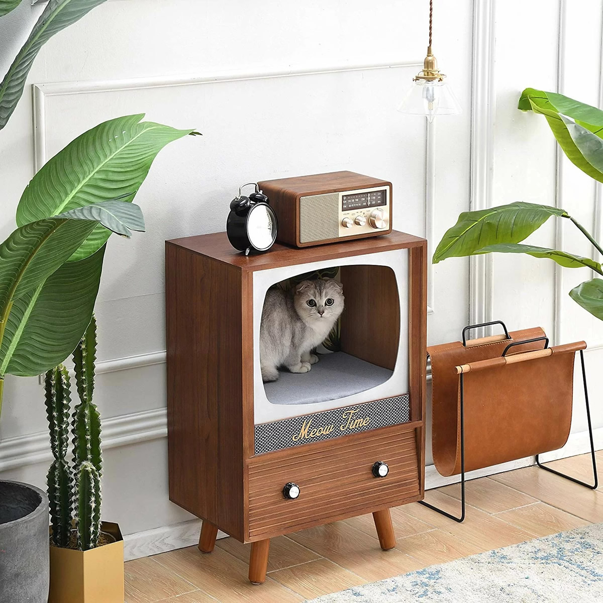 Casetta gatto a forma di TV retro