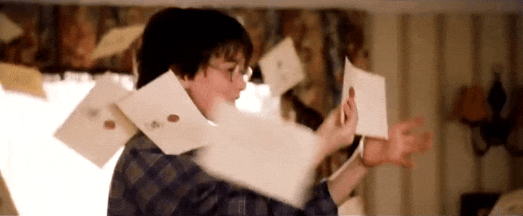 Harry Potter riceve la lettera di accoglienza di Hogwarts