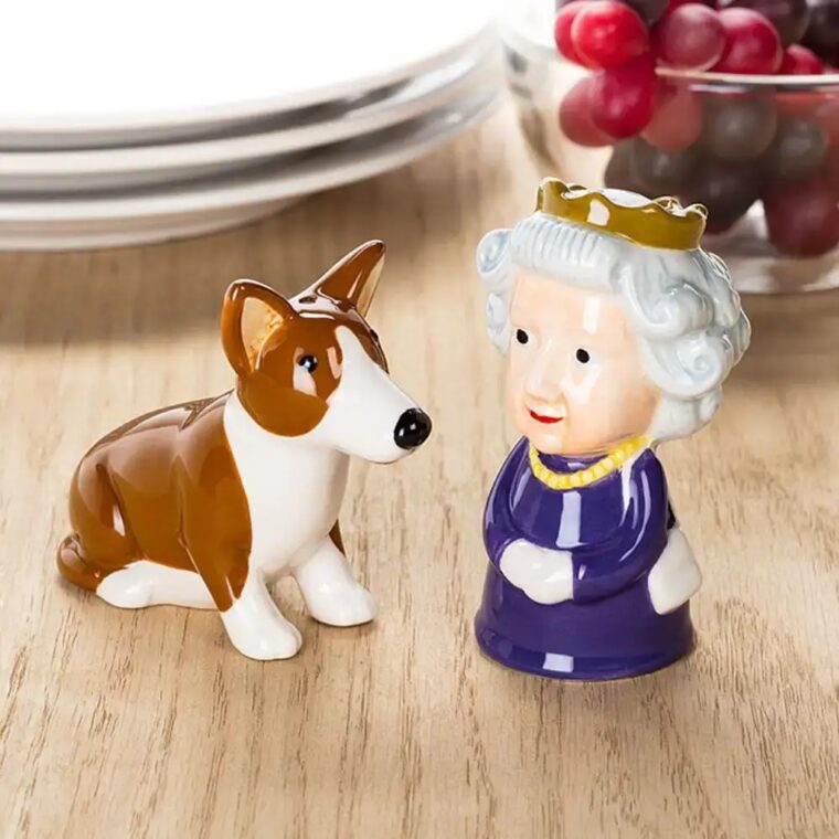 Set sale e pepe Regina Elisabetta con corgi